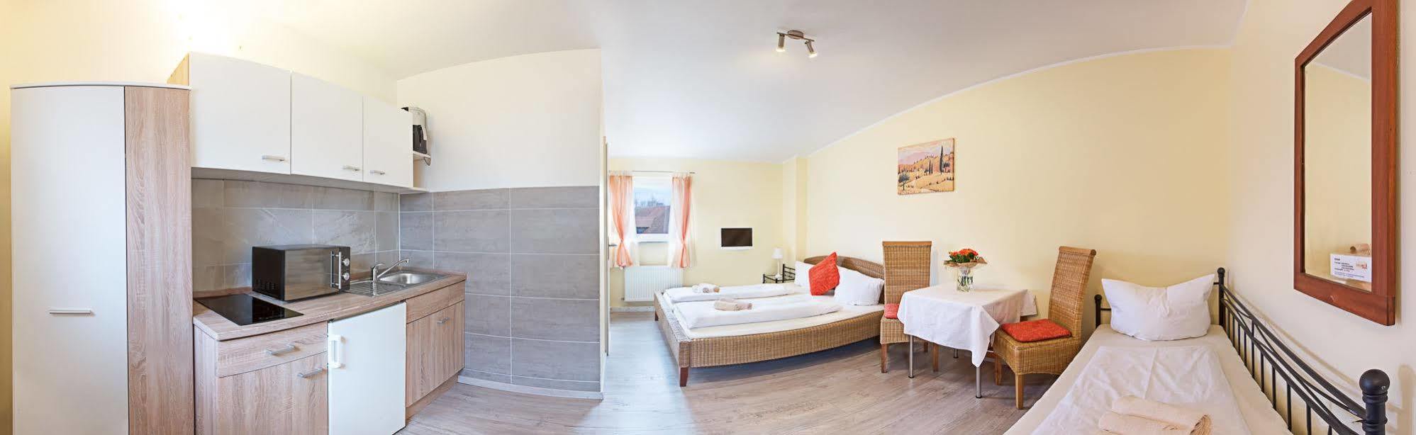 Pension & Appartments Landhaus Bettina فولدا المظهر الخارجي الصورة