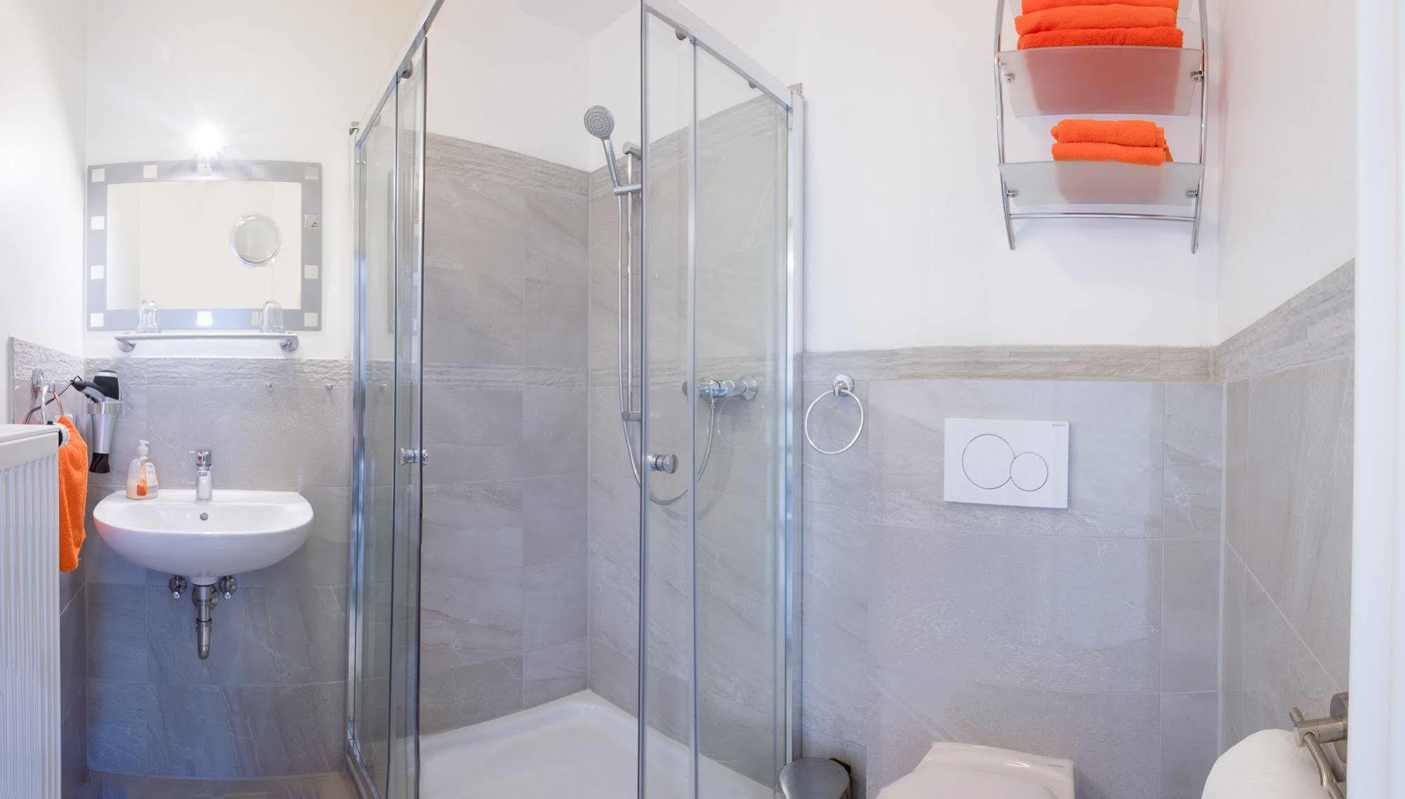 Pension & Appartments Landhaus Bettina فولدا المظهر الخارجي الصورة